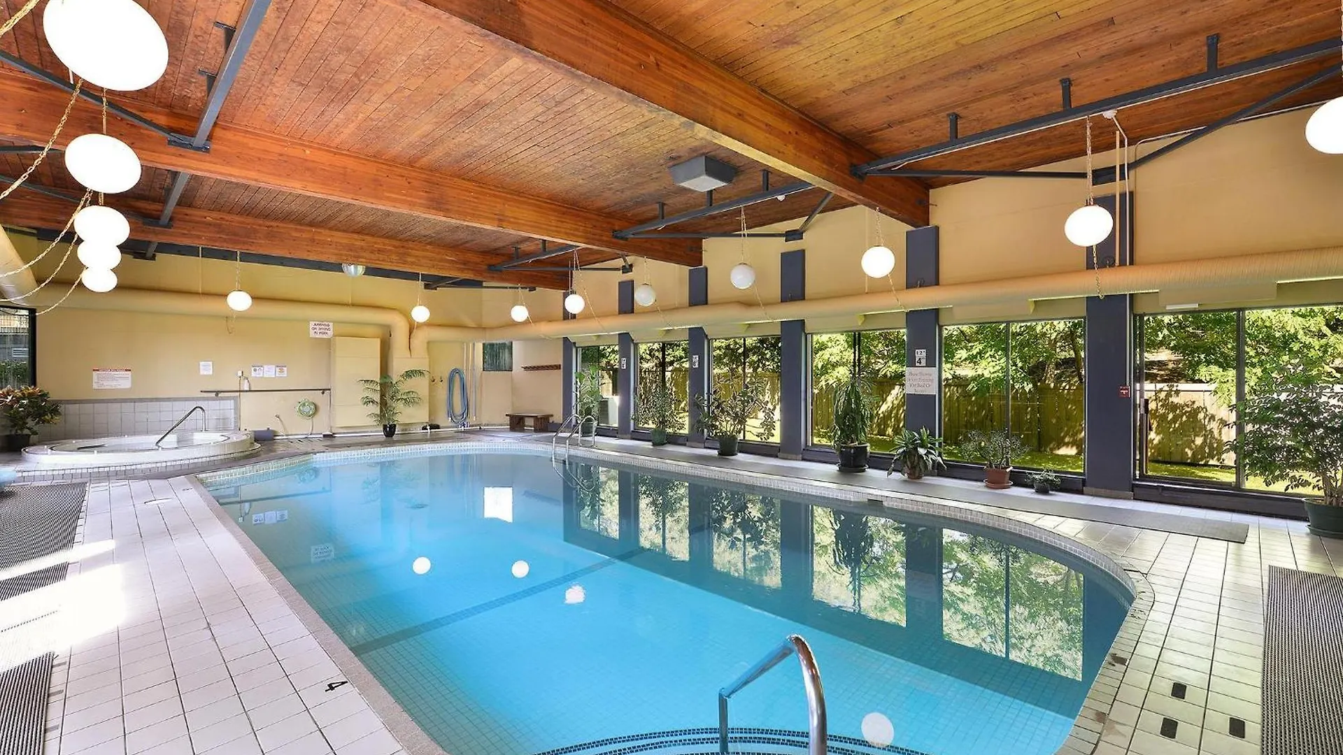 Skyview Executive Stay Victoria Holiday home